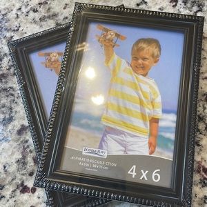 2 4x6 plastic frames